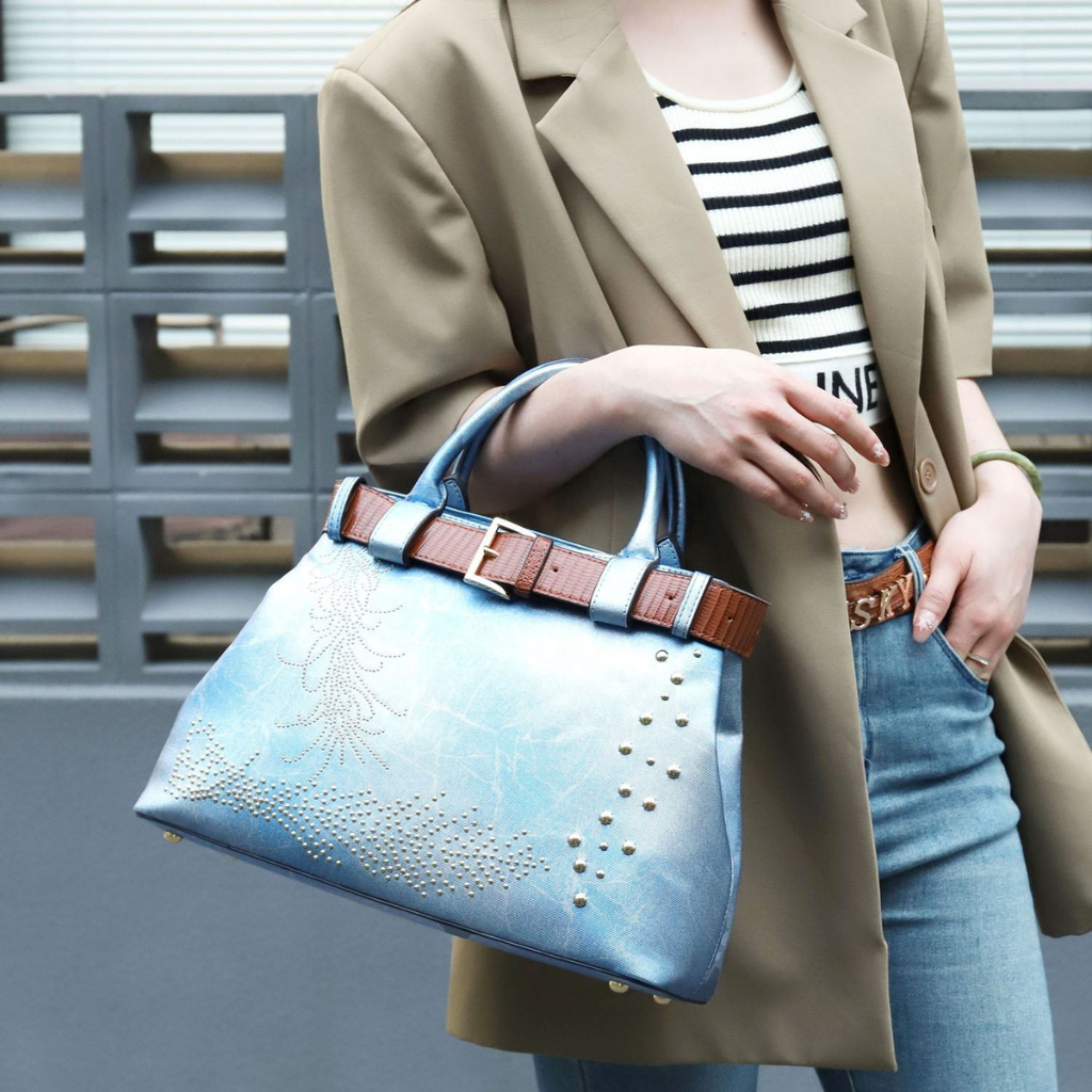 Zubuna Blue Rivet Belt Luxe Tote